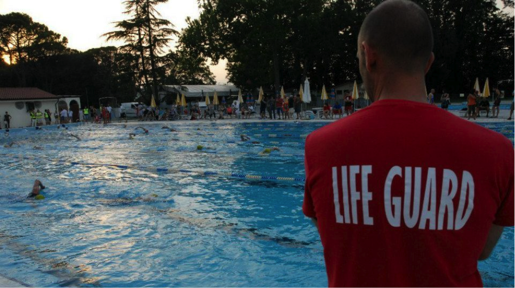 piscina sorveglianza
